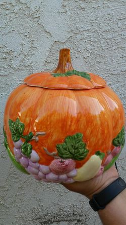 Pumpkin 🎃 ceramic cookie jar
