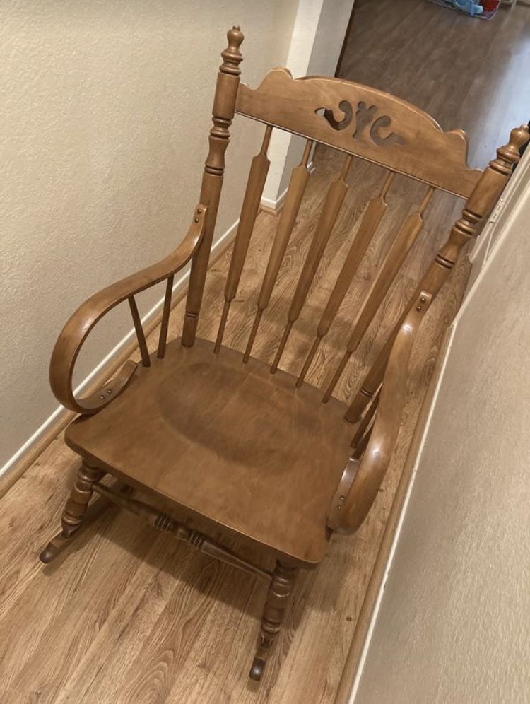 Solid wood rocking chair