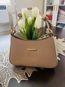 Elegant handbag