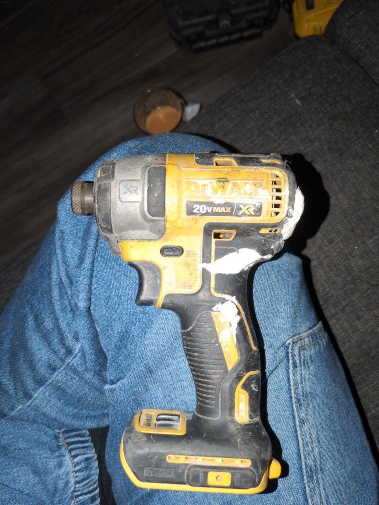 DeWALT Max XR 1/4" 20V Brushless Impact Driver with Tool Connect DCF888B Tool Only