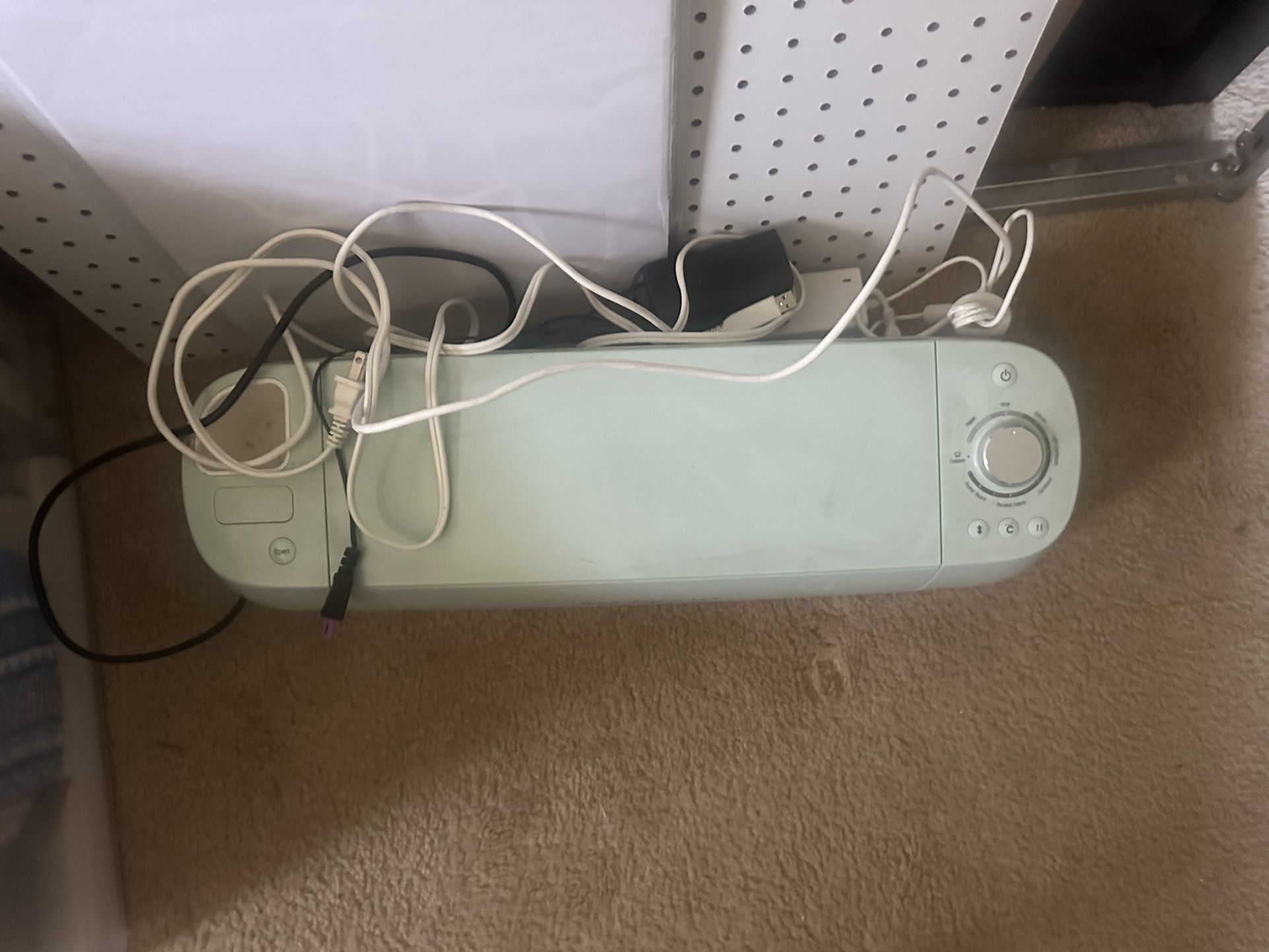 CRICUT MACHINE