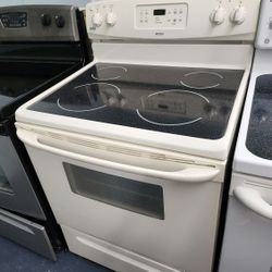 Capacity 5.8 cuft Electric Stove Kenmore With Install!