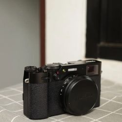 Fujifilm X100V 