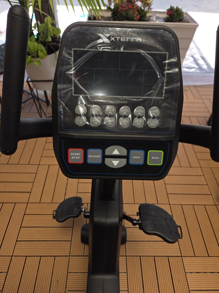 XTerra SB600 Recumbent Exercise Bike (Missing Front Bottom Bar)