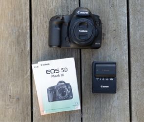Canon 5D Mark III + Canon 50 mm 1.8 EF Lens