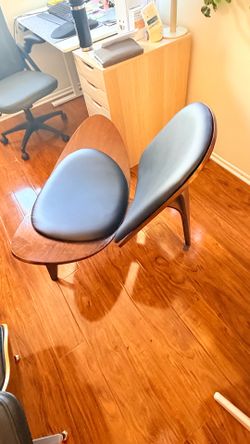 Eames Winged shell chair