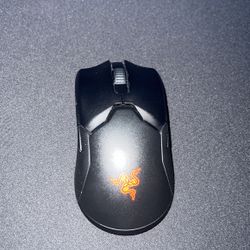 Razer Viper Ultimate Lightweight Wireless Gaming Mouse