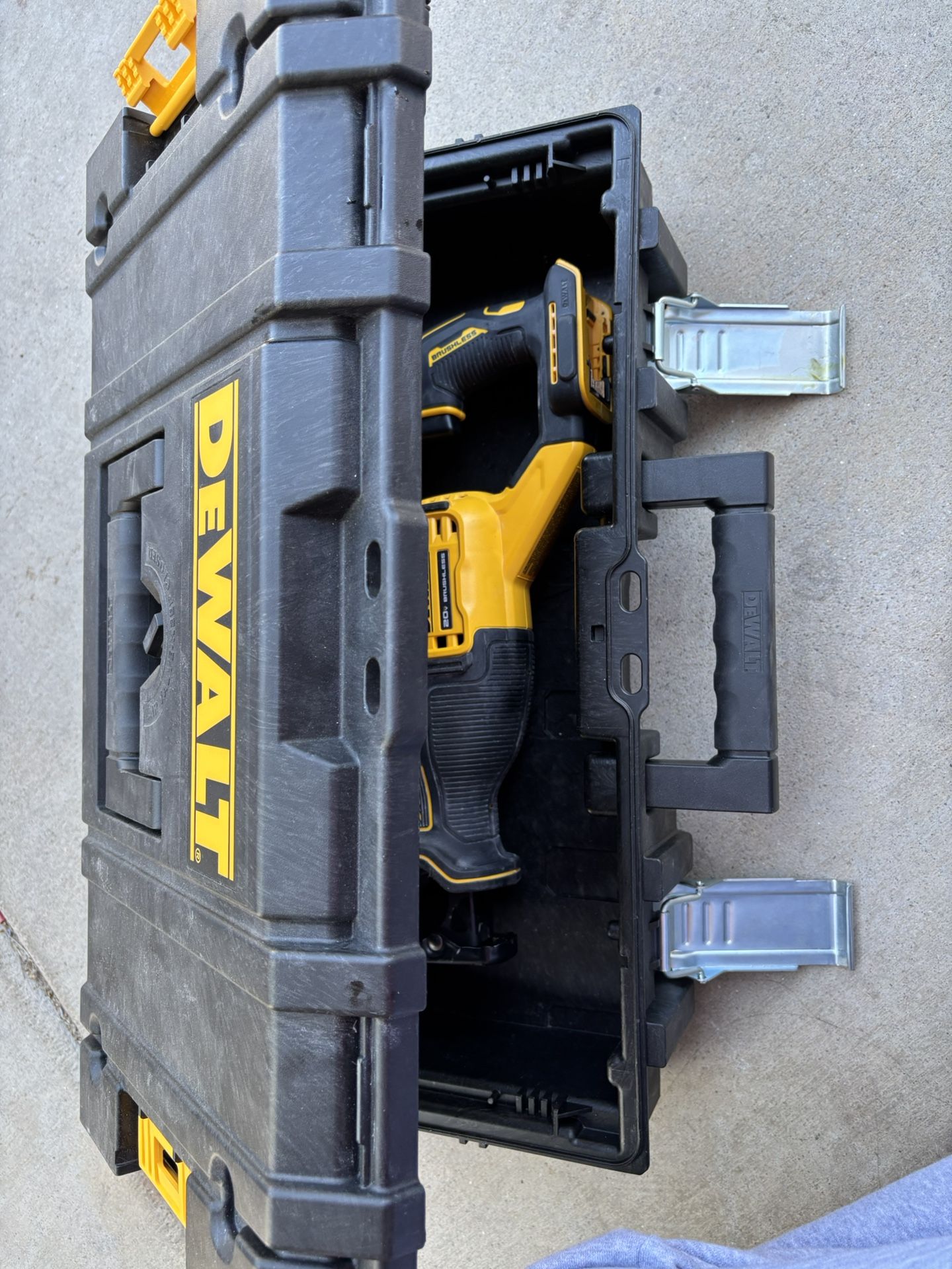 20V Max XR Brushless Cordless Reciprocating Saw