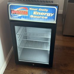 Refrigerador Chico Enfría Rápido, Limpio Y Con Luz