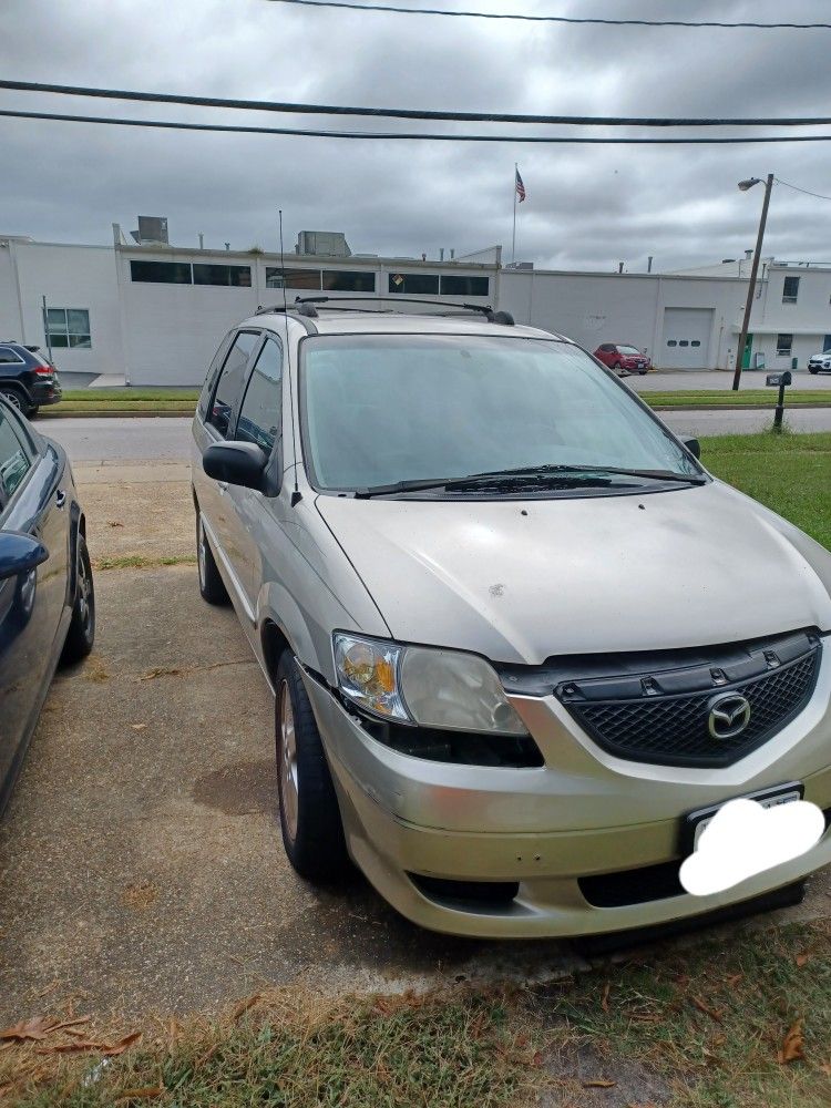 2003 Mazda MPV