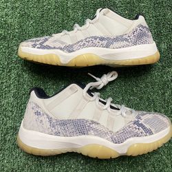Jordan Snakeskin Bone 11 Low size 8  USED But Clean