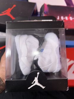 Legend Blue 11