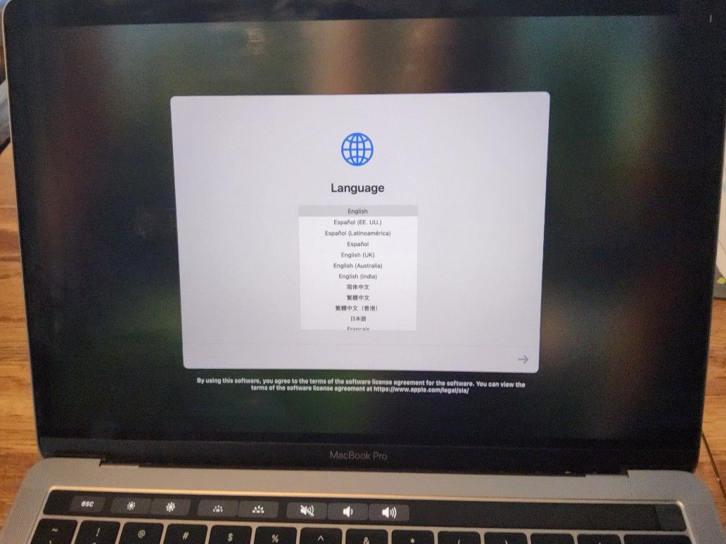2019 MacBook Pro 13" w/touchbar i5 8gb RAM 256gb SSD New Charger - Outstanding Condition!