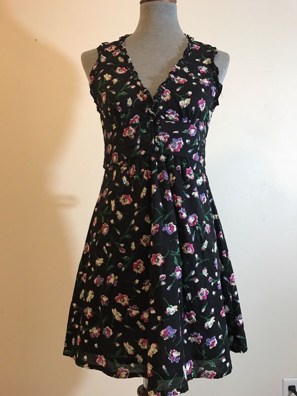 Beautiful black and floral F21 forever 21 S dress, NEW w/o tags!
