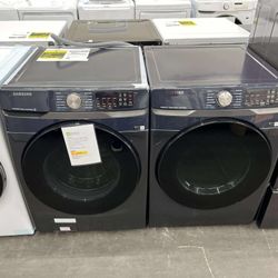 SAMSUNG 4.5 cu. ft. Large Capacity Smart Front Load Washer & 7.5 cu. ft. Smart Electric Dryer 