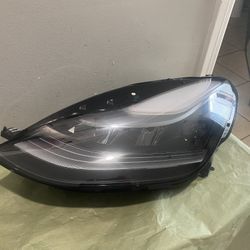 2020-2023 Tesla Model 3 & Model Y Left Headlight 