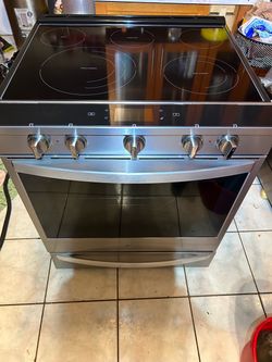 Whirlpool electric stove range 30”