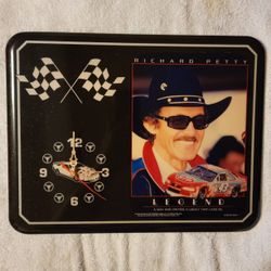 Nascar/Richard Petty-Legend/Wall ⏰️ Clock