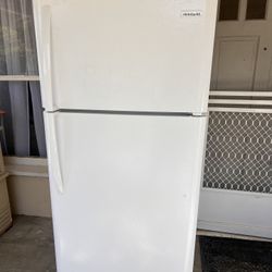 Frigidaire Refrigerator 