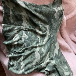 Off The Shoulders And Cropped Camo Shirt