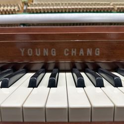 Young Chang F-108 Piano