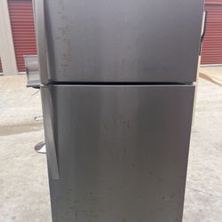 Whirl Pool $200 Needs To Be Cleaned 