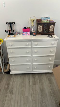 Dresser white
