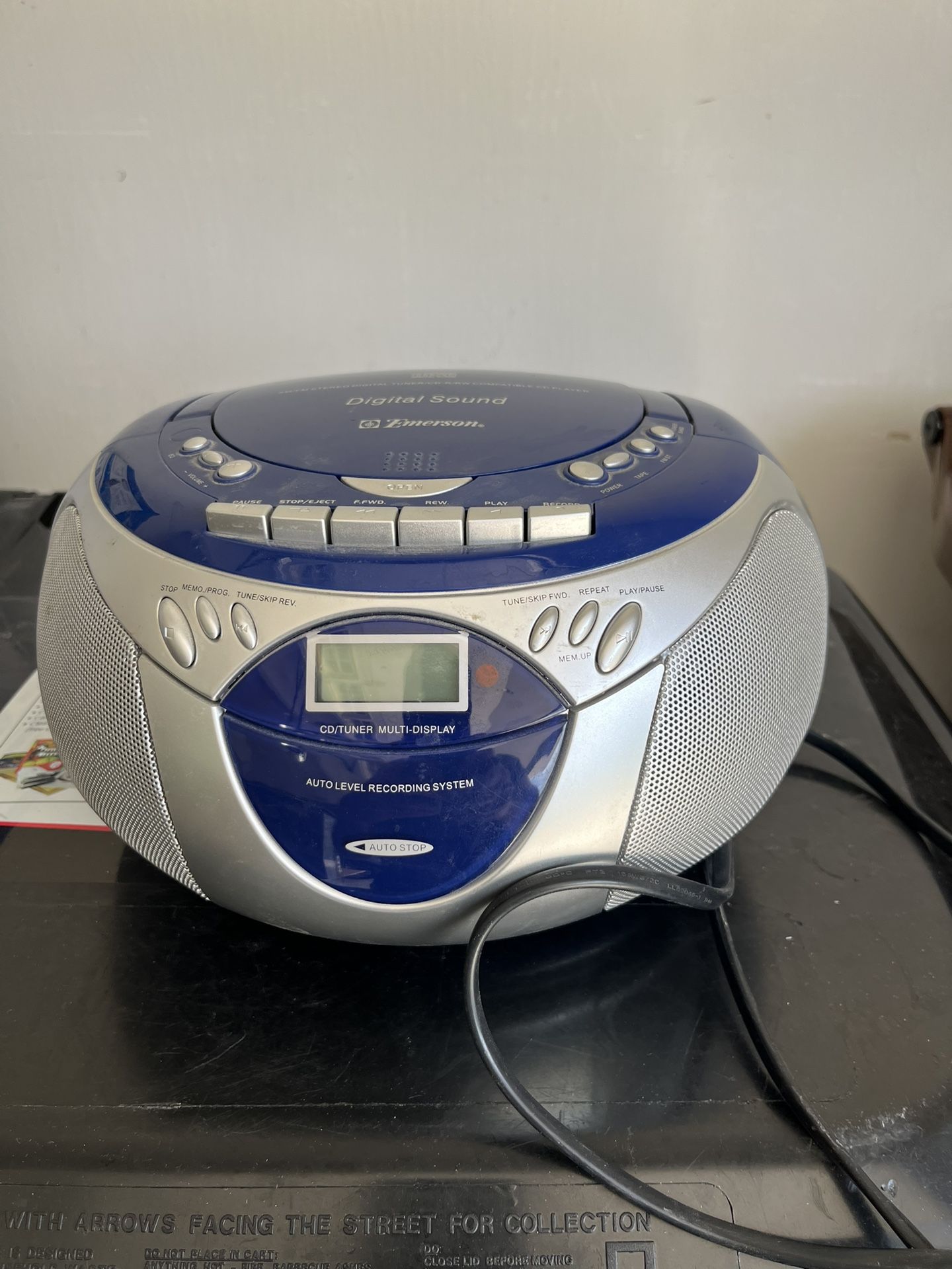 Emerson AM FM Stereo CD and Cassette Player