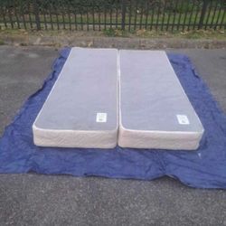 QUEEN SIZE SPLIT BOX SPRING