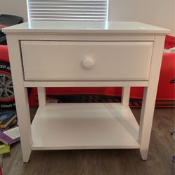 Max & Lily Night Stand With Drawer
