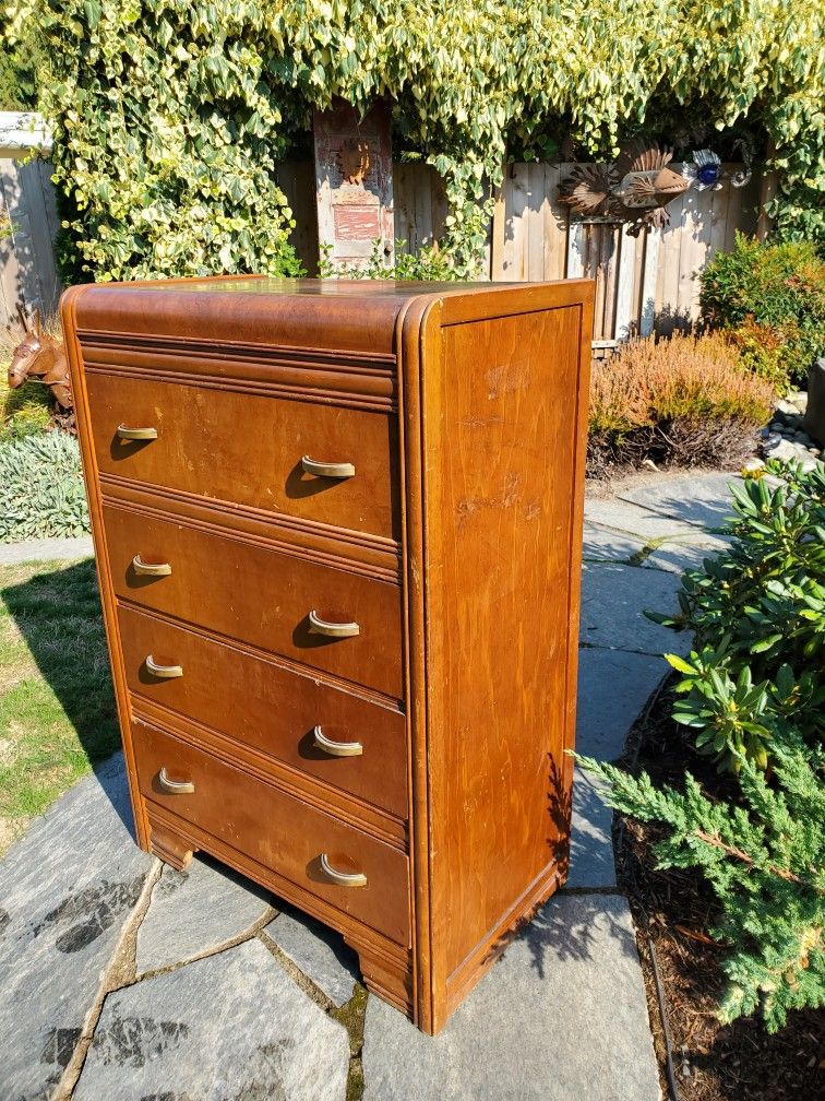 PENDING PICKUP Vintage Waterfall Dresser for Sale in Sumner, WA OfferUp