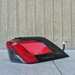 2019 2020 2021 2022 2023 2024 Toyota RAV4 RAV-4 Tail Light Right Passenger Side RH Original Used OEM 