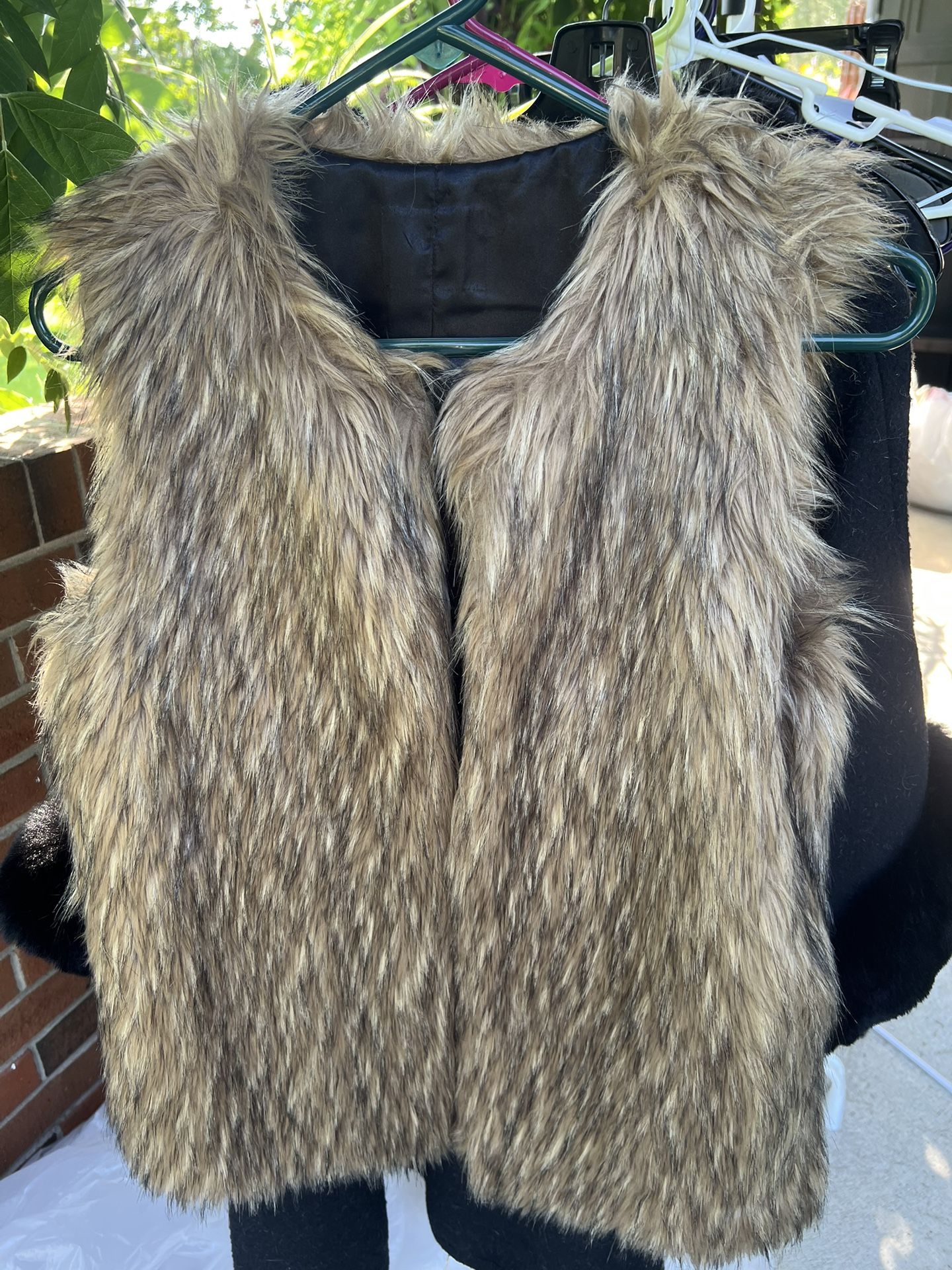PreOwned Tan Faux Fur Vest Size Small