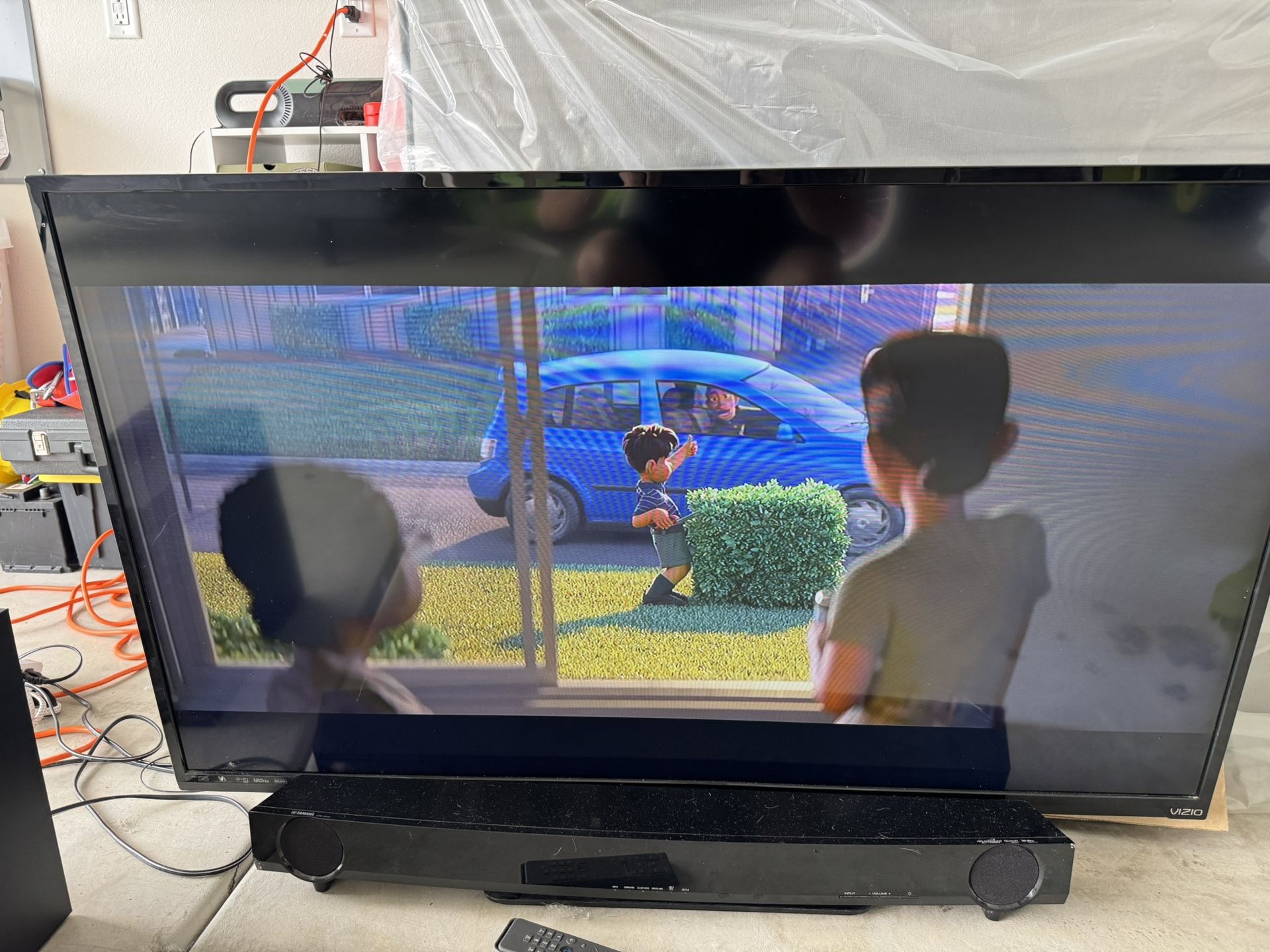 VIZIO + SOUNDBAR