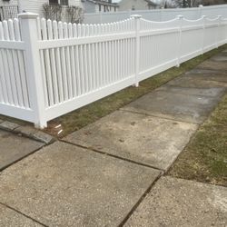 Pvc Fence Intall 