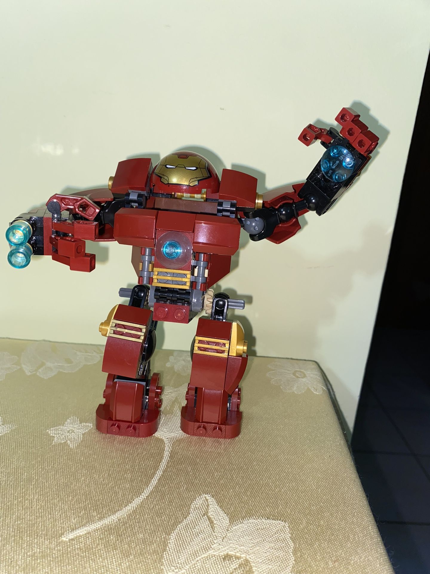 Lego/ / LegosThe Hulk Buster Smash Buster Only, with Instructions (76031) See All Pictures