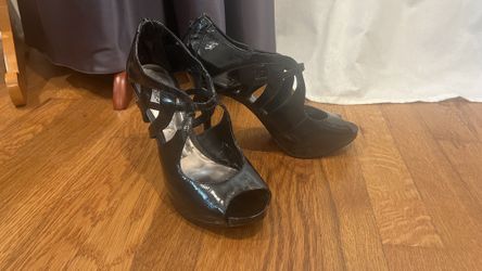 Carlos Santana Black Peep Toe Heels Size 8.5