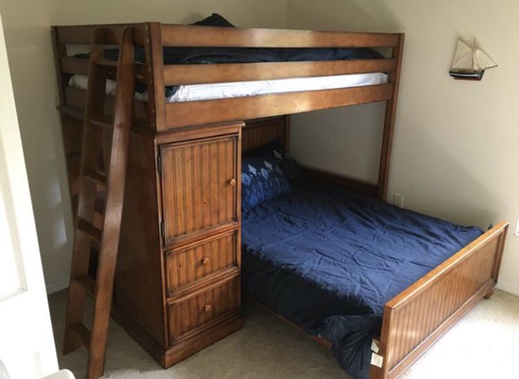 Queen, Twin Bunk Bed Set With Bedding!