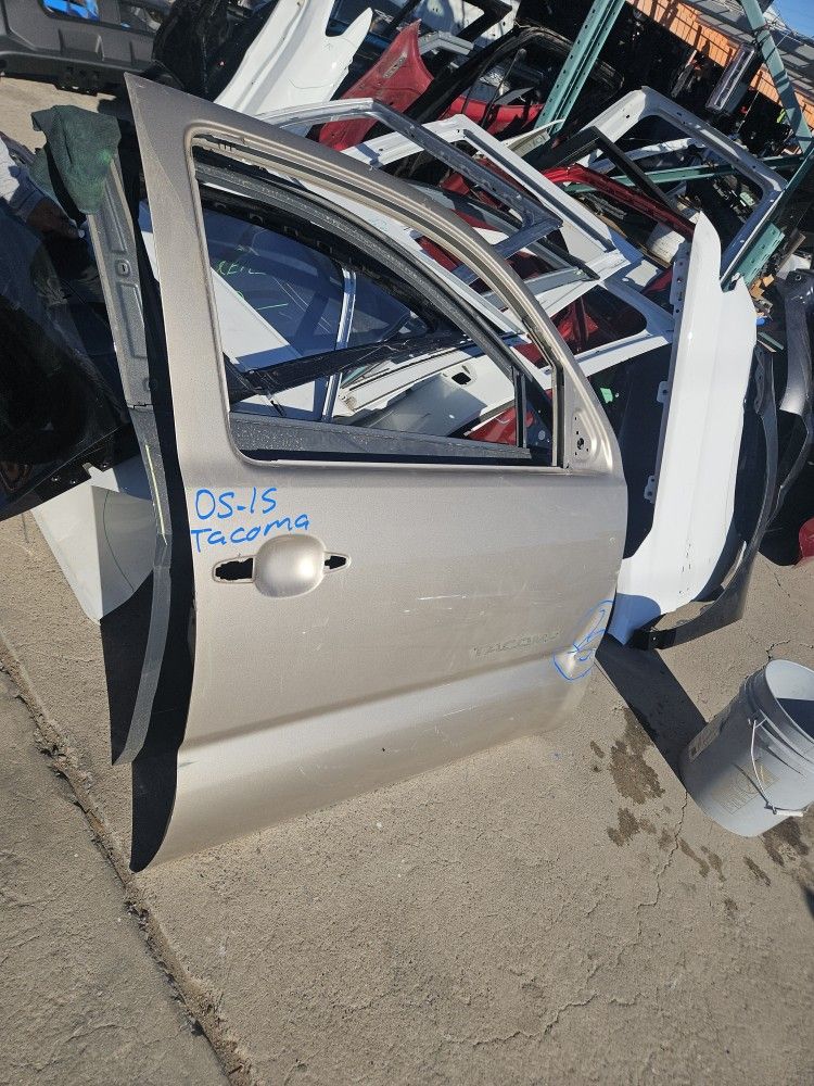 Toyota Tacoma Right Front Door Oem 05 To 15