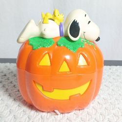 Vintage Snoopy & Woodstock Whitman's Candies Halloween Plastic Pumpkin Coin Bank