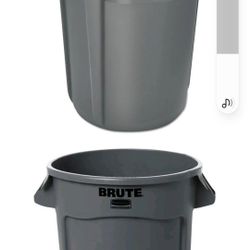 Rubbermaid Brute Trash Can
