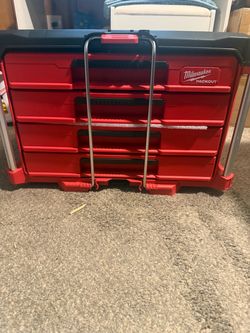 Milwaukee pack OUT box with wrenches