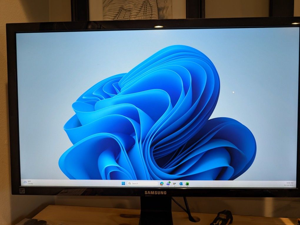 Samsung 24in 4k Monitor 