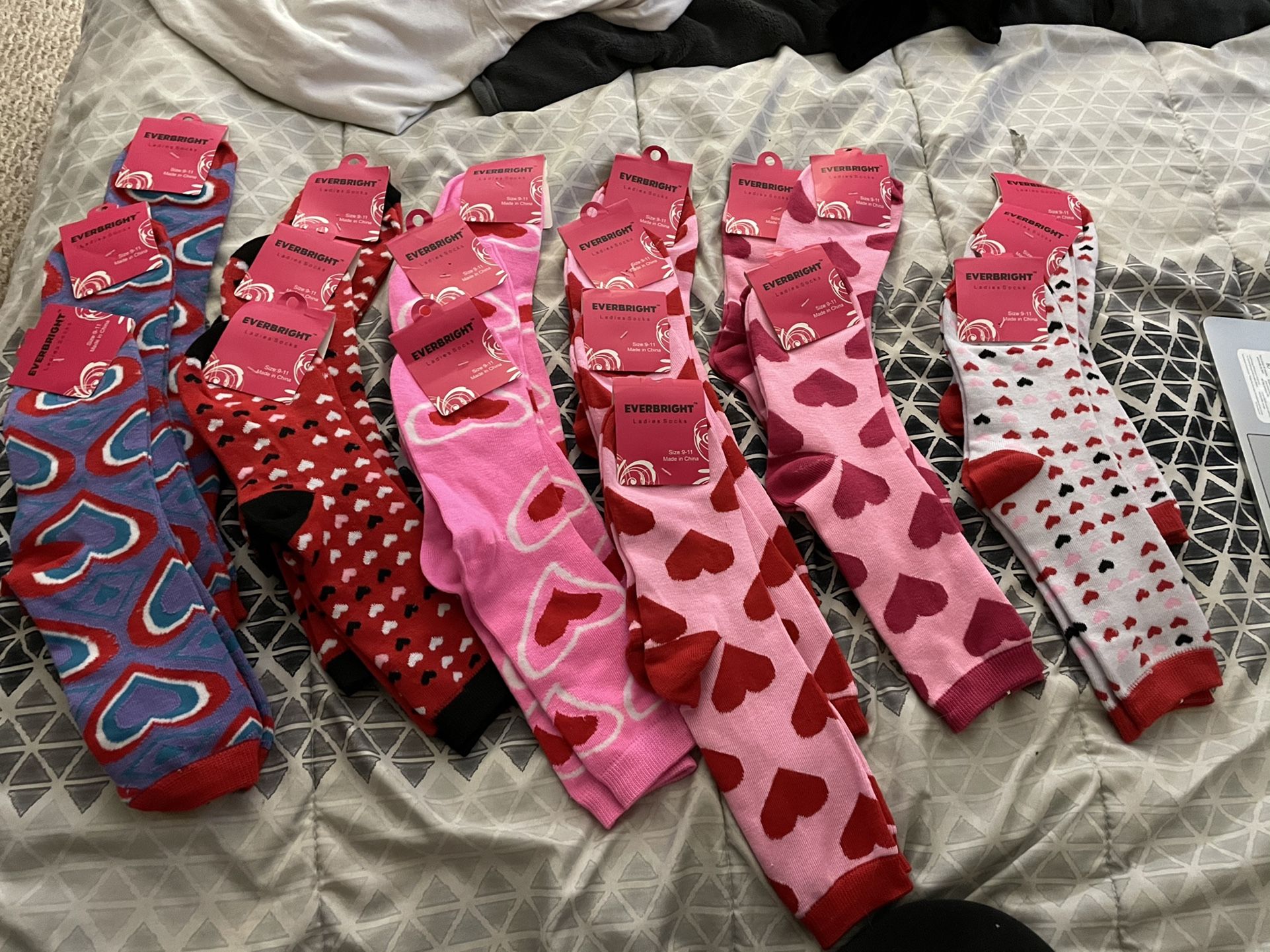 19 V-Day Socks