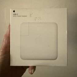 Apple USB-C 96W Power Adaptor