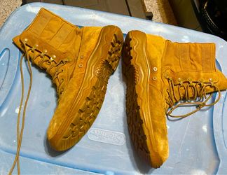 Reckoning Danner Boots Size 9.5 EE