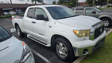 Toyota Tundra Double Cab Pickup Truck
