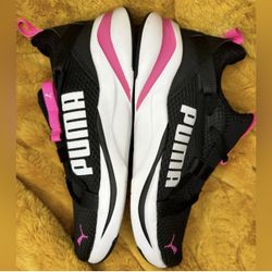 PUMA Softride Rift Tech Sneakers - Women’s Size - 6