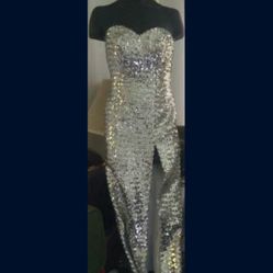 STUNNING!! SILVER SEQUIN DRESS... Must see to appreciate..