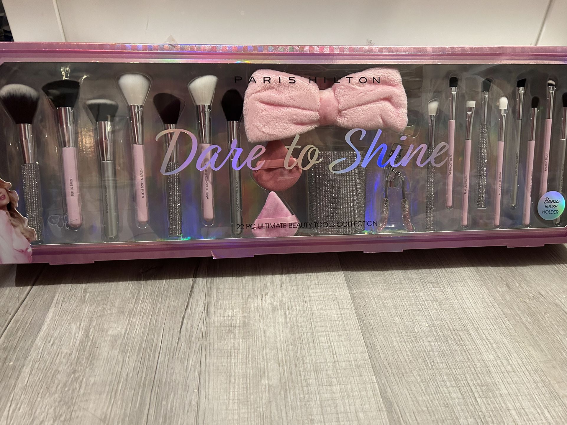 Paris Hilton Makeup Brush Set